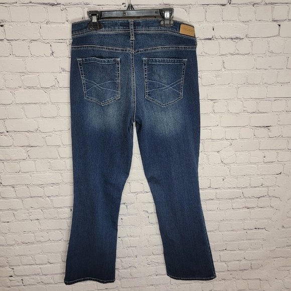 Aeropostale Boot Cut Short Jeans Size 12 - Picture 2 of 6